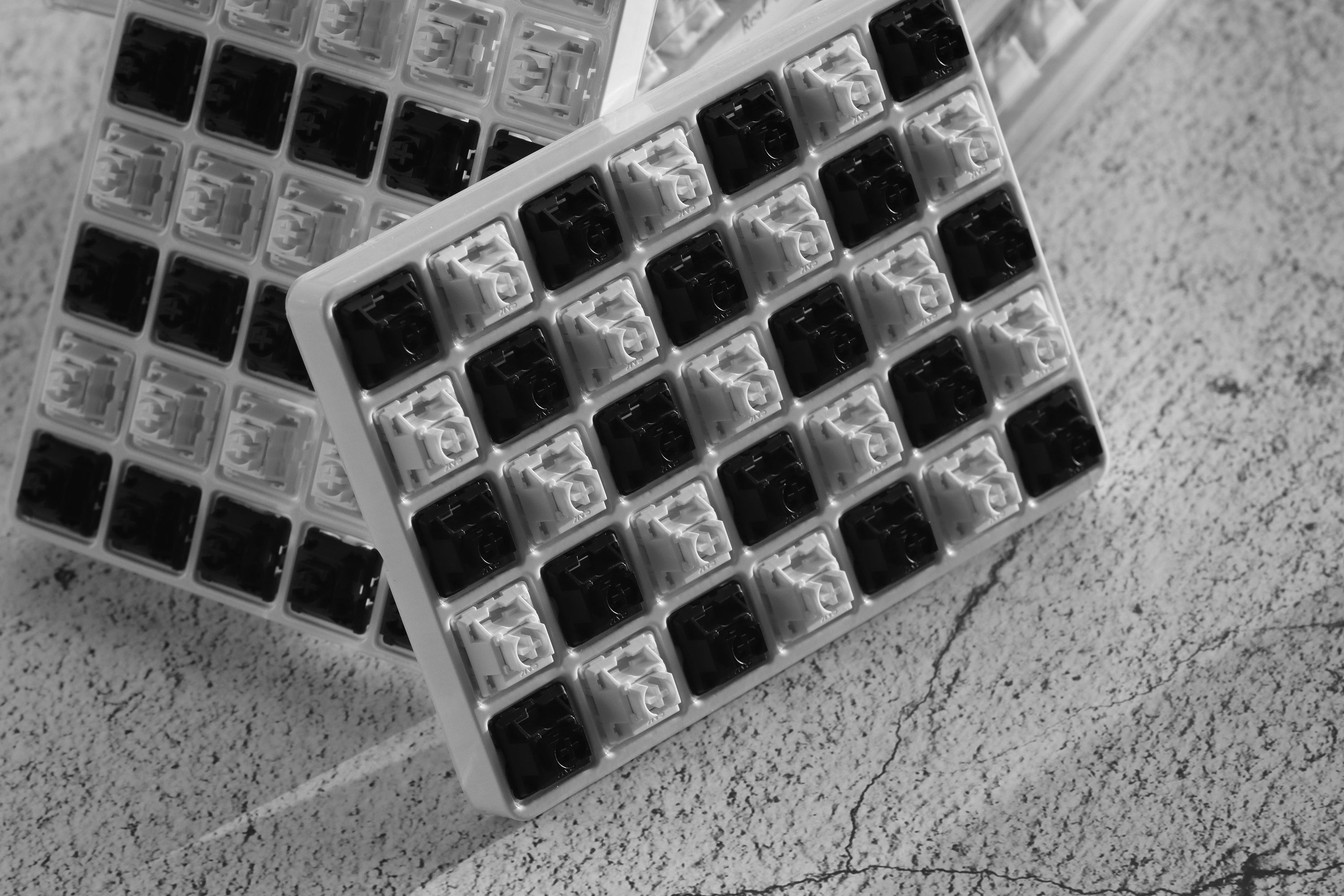 OUTVA Yin & Yang Switches